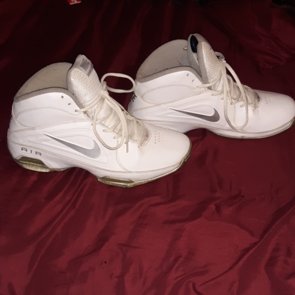 Shoes - Picture 2 of 3